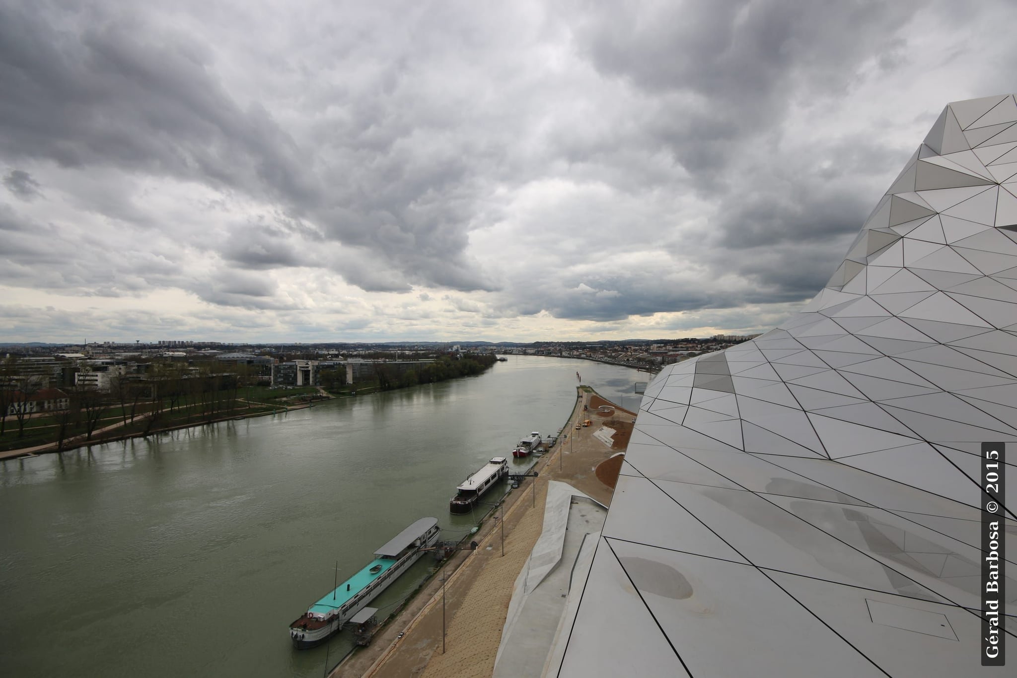 Sur le toit de Confluence, Lyon (2015) - Gérald Barbosa